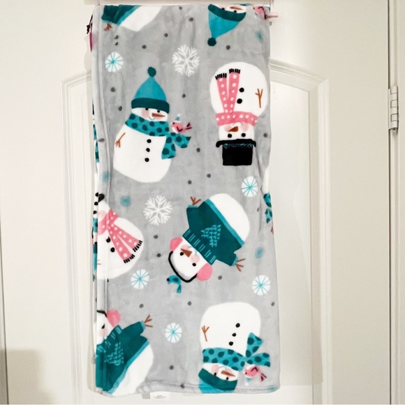 Betsey Johnson ultra Soft Plush Throw Christmas snowman blanket - Picture 2 of 3